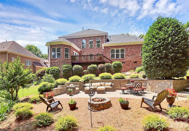 13824 Glen Abbey Drive, Charlotte, NC 28278