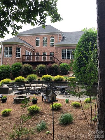 13824 Glen Abbey Drive, Charlotte, NC 28278