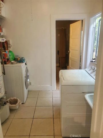 250 N Ridgewood Place North, Los Angeles, CA 90004