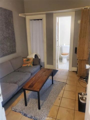 250 N Ridgewood Place North, Los Angeles, CA 90004