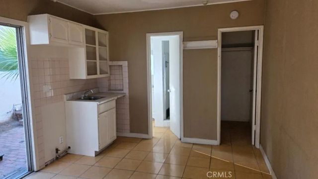 250 N Ridgewood Place North, Los Angeles, CA 90004