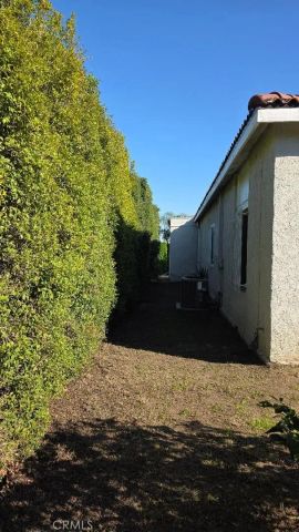 250 N Ridgewood Place North, Los Angeles, CA 90004