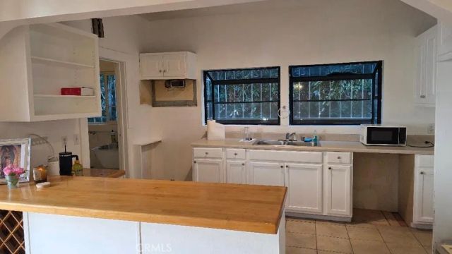 250 N Ridgewood Place North, Los Angeles, CA 90004