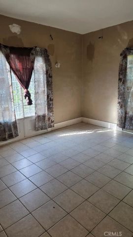 250 N Ridgewood Place North, Los Angeles, CA 90004