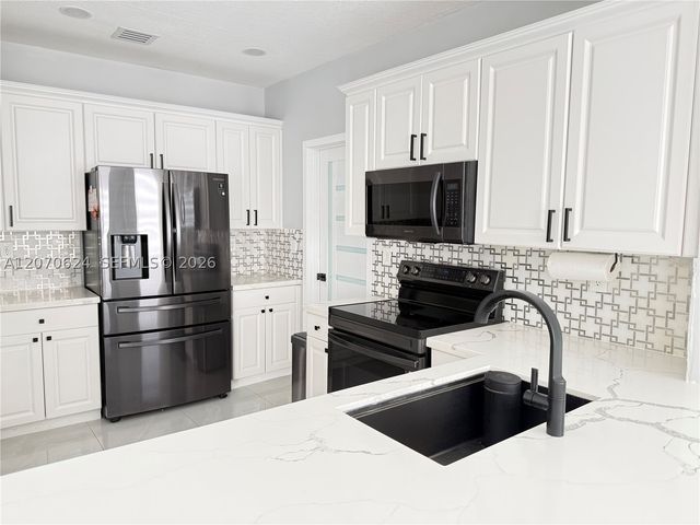 7333 NW 113th Ct 7333, Doral, FL 33178