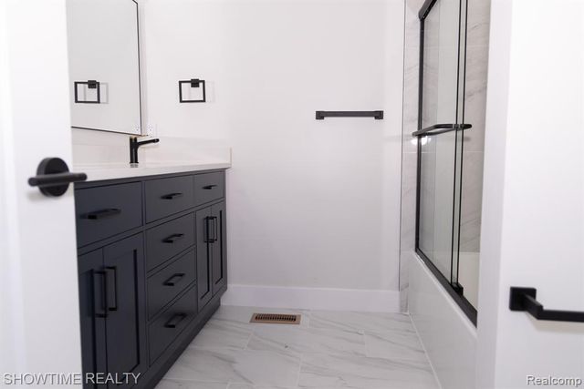 45626 Wakefield Street, Shelby Twp, MI 48317