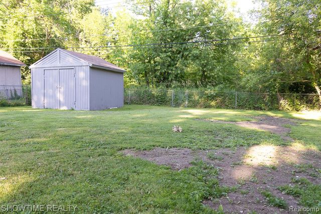 45626 Wakefield Street, Shelby Twp, MI 48317