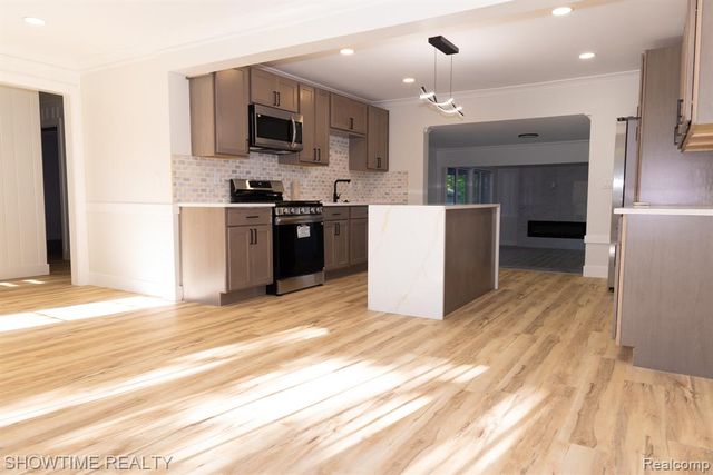 45626 Wakefield Street, Shelby Twp, MI 48317