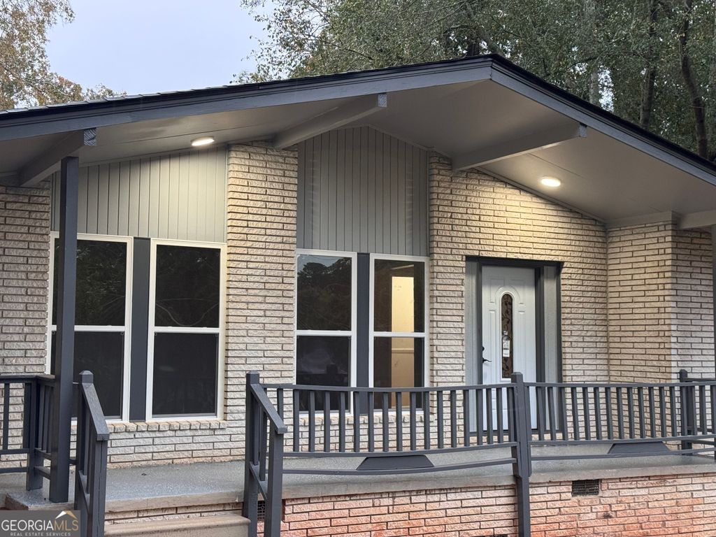 736 Valley Creek Drive, Stone Mountain, GA 30083