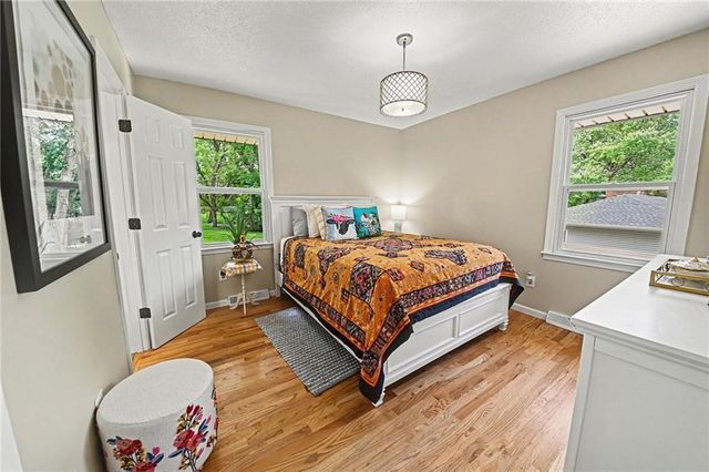 2407 NW 88th Street, Kansas City, MO 64154