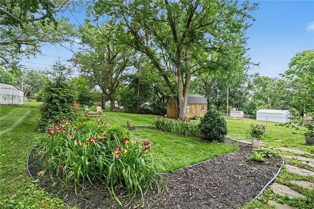 2407 NW 88th Street, Kansas City, MO 64154