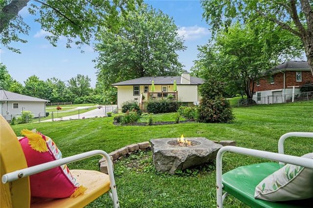 2407 NW 88th Street, Kansas City, MO 64154