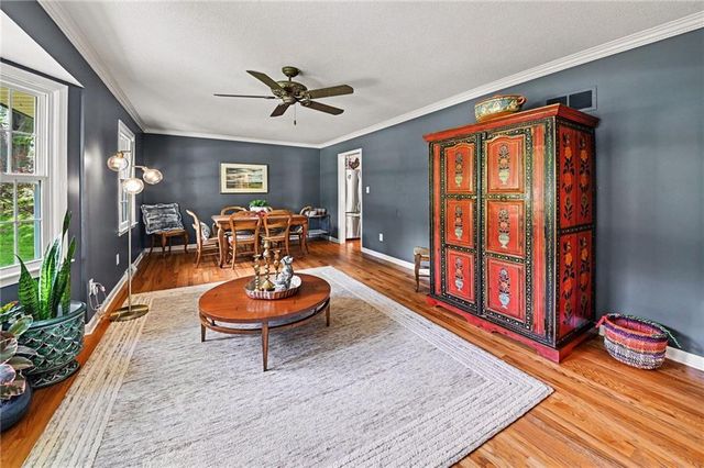 2407 NW 88th Street, Kansas City, MO 64154