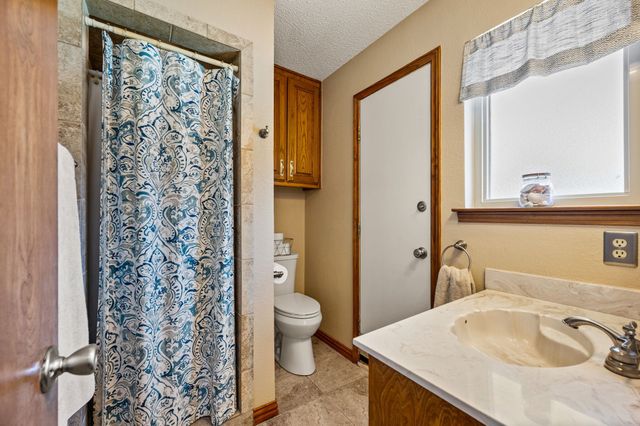 517 Highland Park Drive, Hurst, TX 76054