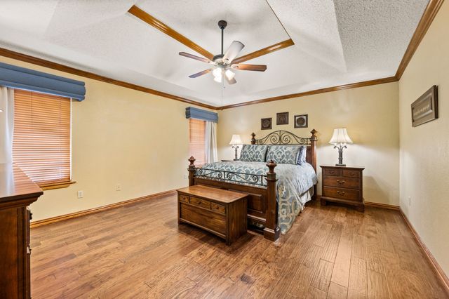 517 Highland Park Drive, Hurst, TX 76054