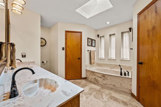 517 Highland Park Drive, Hurst, TX 76054