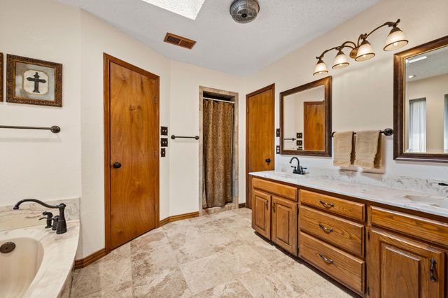 517 Highland Park Drive, Hurst, TX 76054