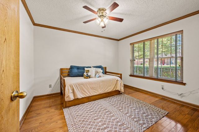 517 Highland Park Drive, Hurst, TX 76054