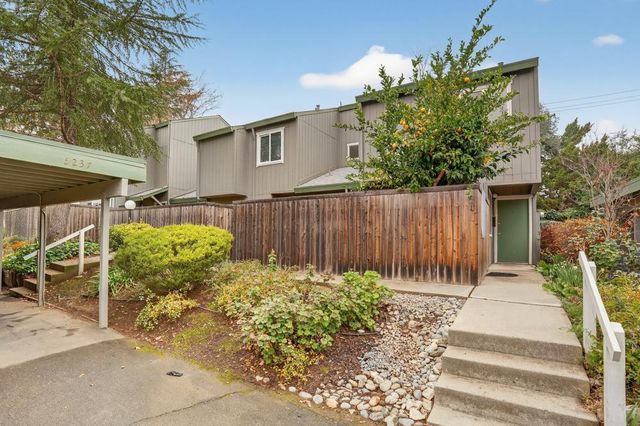 5239 Lake Knoll Ln, Fair Oaks, CA 95628