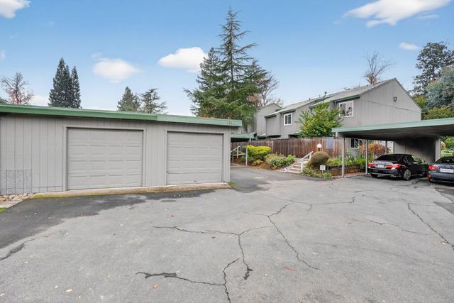 5239 Lake Knoll Ln, Fair Oaks, CA 95628