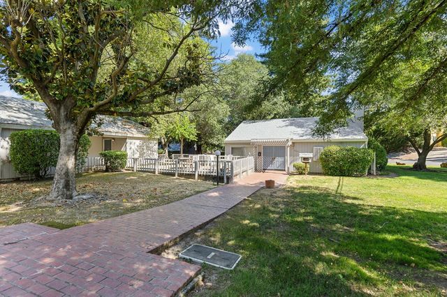 5239 Lake Knoll Ln, Fair Oaks, CA 95628