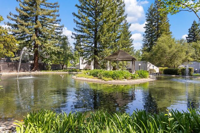 5239 Lake Knoll Ln, Fair Oaks, CA 95628