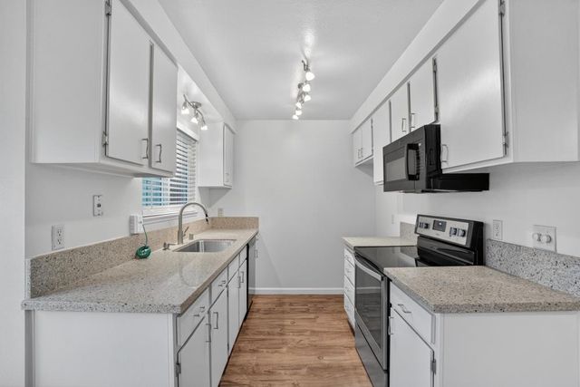 5239 Lake Knoll Ln, Fair Oaks, CA 95628