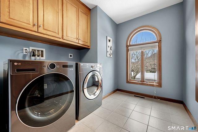 21 Hidden Valley Drive, Rocky Hill, CT 06067