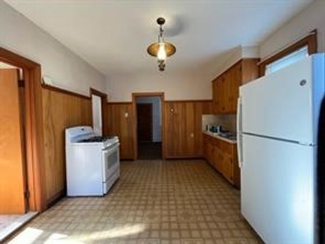 205 Franklin Street, Bristol, RI 02809