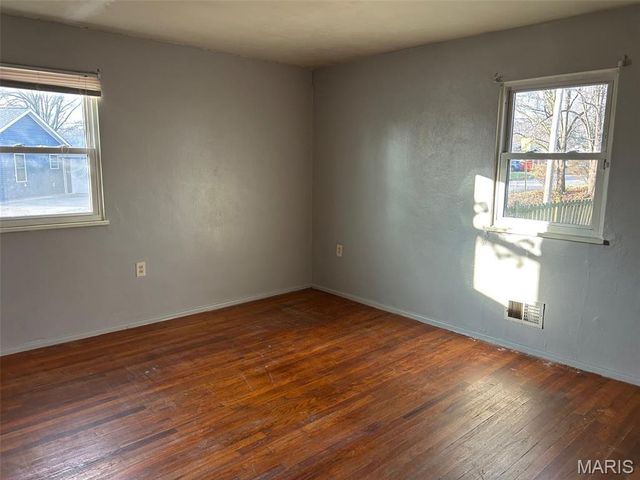 1601 Foster Drive, Belleville, IL 62226