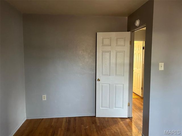 1601 Foster Drive, Belleville, IL 62226