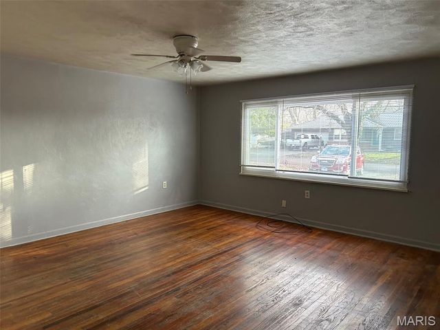 1601 Foster Drive, Belleville, IL 62226