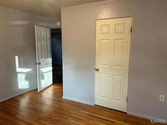 1601 Foster Drive, Belleville, IL 62226