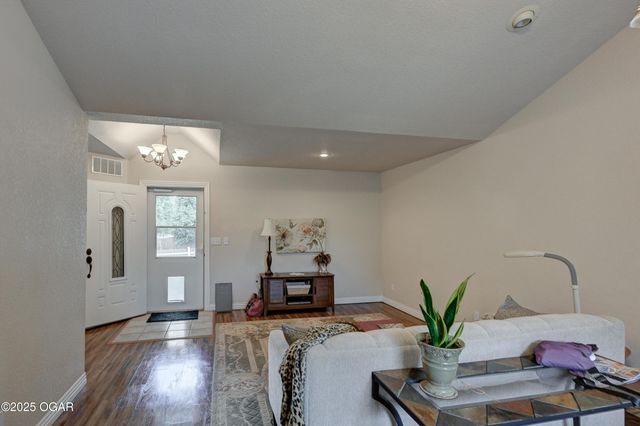 3541 Lusk Drive, Neosho, MO 64850