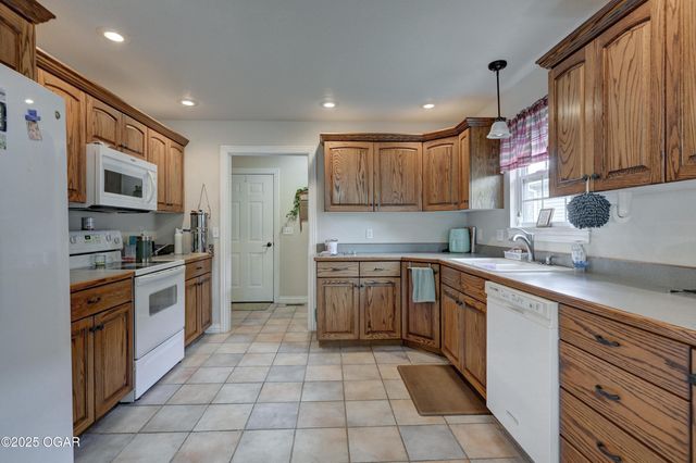 3541 Lusk Drive, Neosho, MO 64850