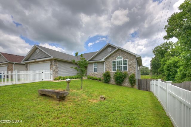 3541 Lusk Drive, Neosho, MO 64850