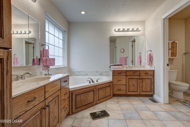 3541 Lusk Drive, Neosho, MO 64850