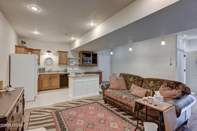 3541 Lusk Drive, Neosho, MO 64850