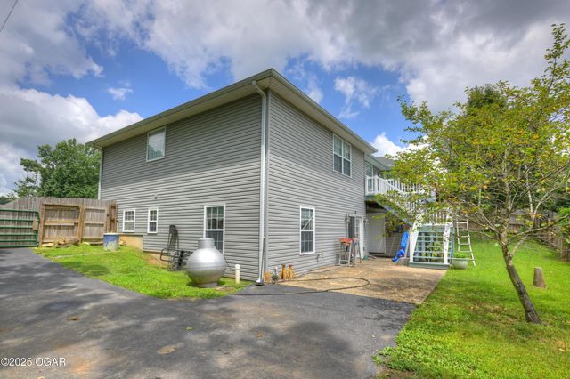 3541 Lusk Drive, Neosho, MO 64850