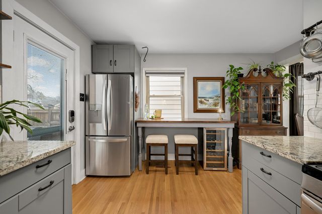 2027 Thure Avenue, Saint Paul, MN 55116