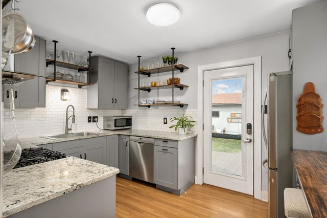 2027 Thure Avenue, Saint Paul, MN 55116