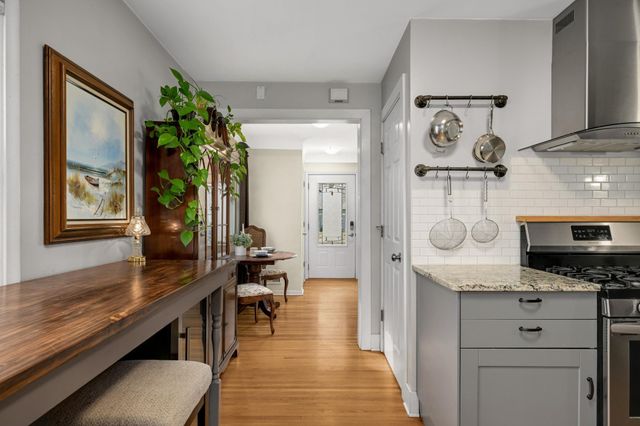 2027 Thure Avenue, Saint Paul, MN 55116