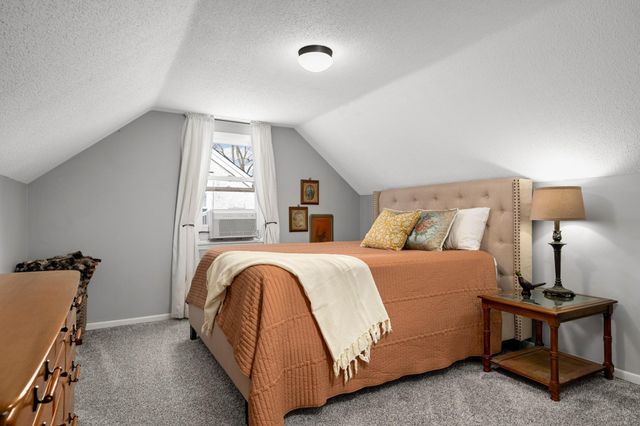 2027 Thure Avenue, Saint Paul, MN 55116