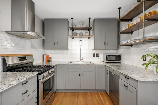 2027 Thure Avenue, Saint Paul, MN 55116