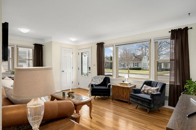 2027 Thure Avenue, Saint Paul, MN 55116