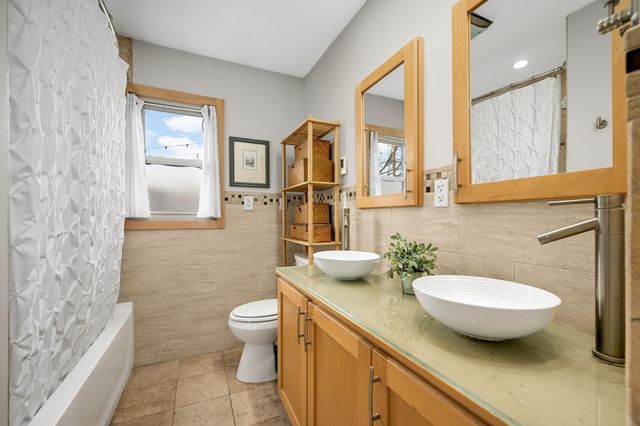 2027 Thure Avenue, Saint Paul, MN 55116