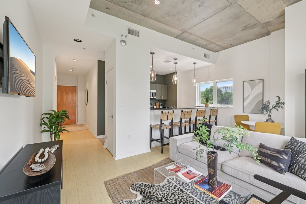 1101 18th Ave S Apt 401, Nashville, TN 37212