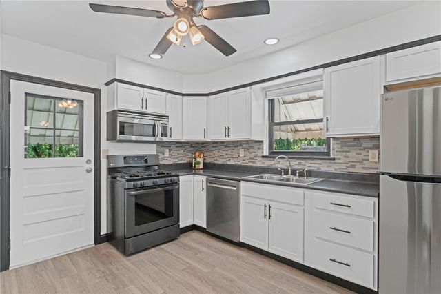 7872 Mount Carmel Road, Penn Hills, PA 15147