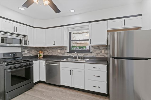 7872 Mount Carmel Road, Penn Hills, PA 15147