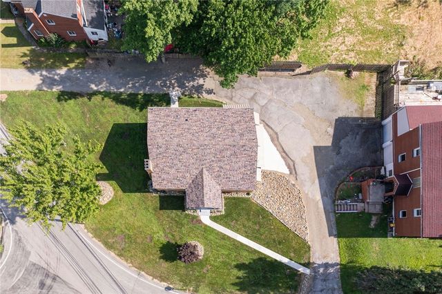 7872 Mount Carmel Road, Penn Hills, PA 15147